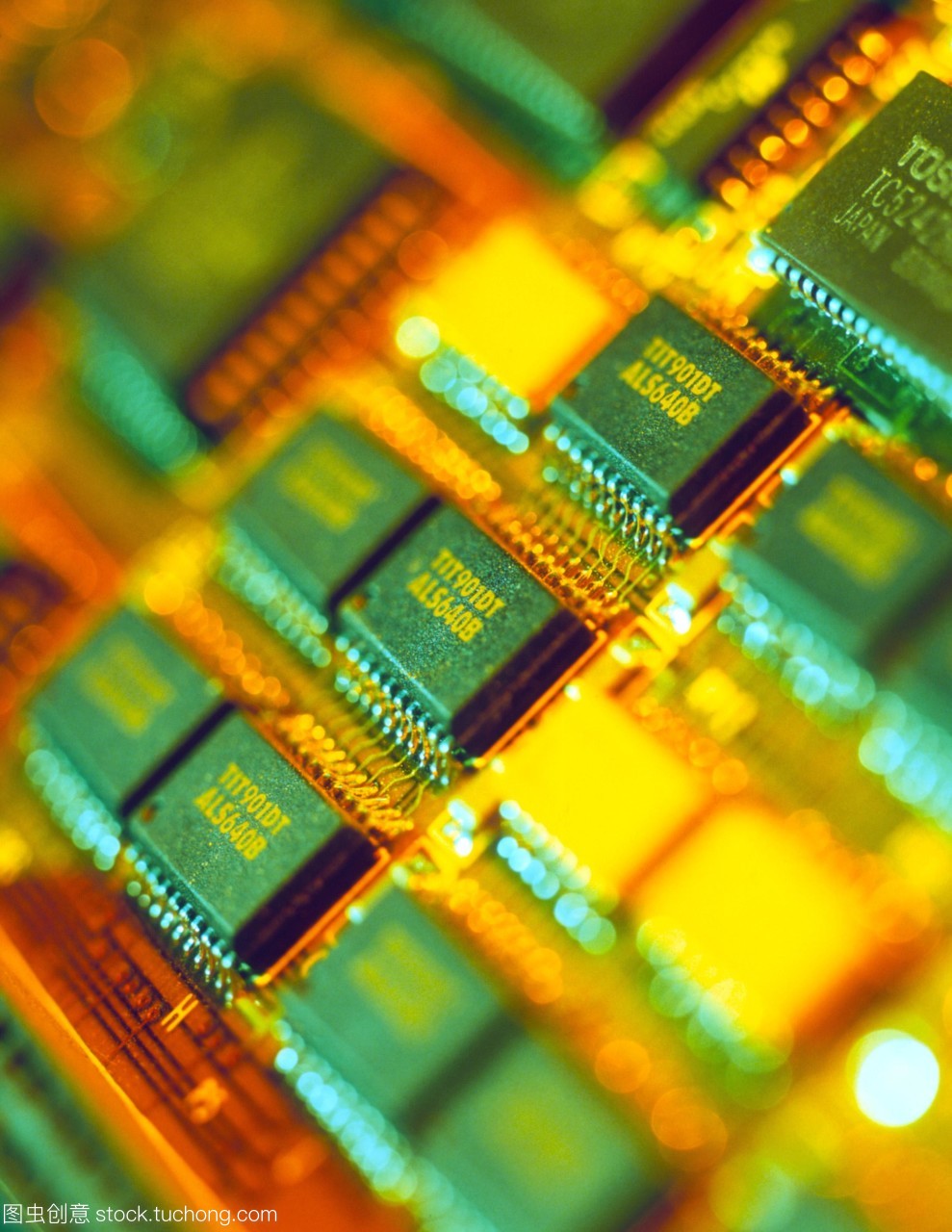 蘋果Macintosh電腦電路板 電子元件的精密布局與應用