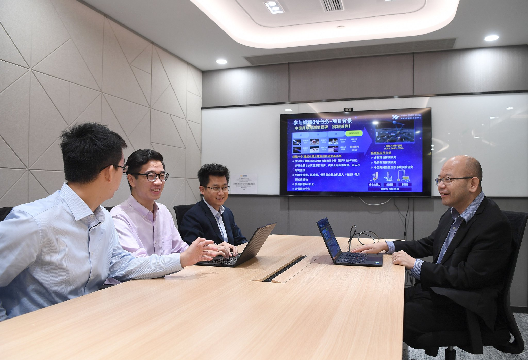 香港故事 背靠祖國，逐夢探月，共繪星辰大海新篇章